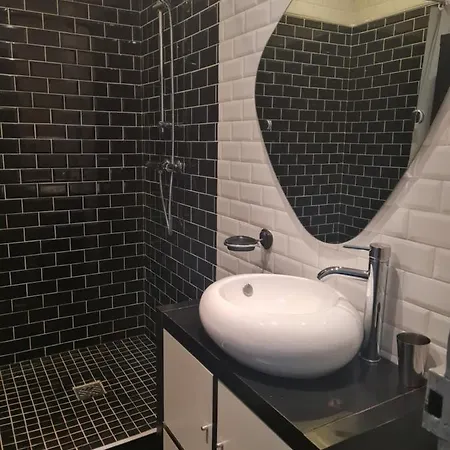 Le Baron Apartment